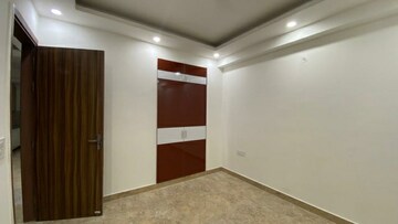 Room in 3 BHK Independent House at Sector 41 – for Rent