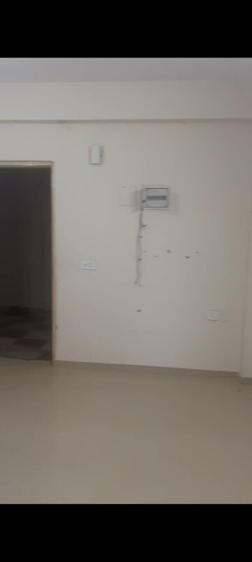 Room in 2 BHK Apartment at Shree Vardhman Green Court, Sector 90 – for Rent