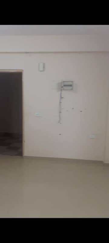 Room in 2 BHK Apartment at Shree Vardhman Green Court, Sector 90 – for Sale
