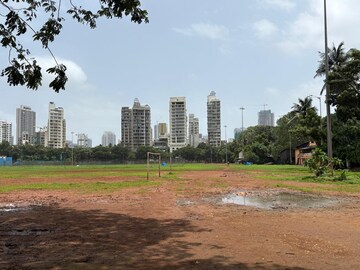 Master Bedroom in 4 BHK Apartment at Suraj Parkview, Shivaji Park – for Rent