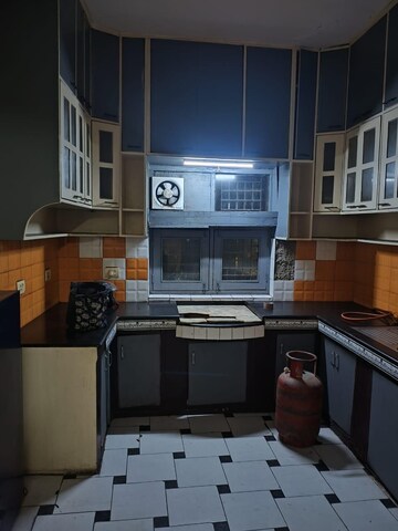 Kitchen in 3 BHK Builder Floor at RWA Apartments Sector 41, Sector 41 – for Rent