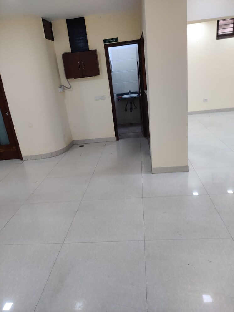 Team Area, hauz khas Commercial Office Space 1850 Sq.Ft. In Hauz Khas Delhi 8889703
