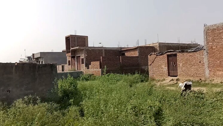 undefined, sector 167  990 Sq.Ft. Plot In Sector 167 Noida 8889801