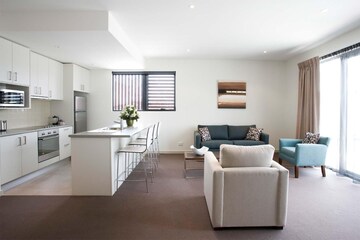 3 BHK Apartment For Rent in Rustomjee Crown, Prabhadevi