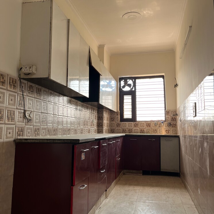Kitchen, paras-pld-homes 3 Bedroom 1200 Sq.Ft. Builder Floor In Sector 42 Faridabad 8889824