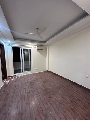 Room in 3 BHK Apartment at Emaar The Palm Drive-The Premier Terraces, Sector 66 – for Sale