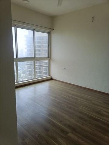 Room in 2.5 BHK Apartment at LnT Crescent Bay T4, Parel – for Rent