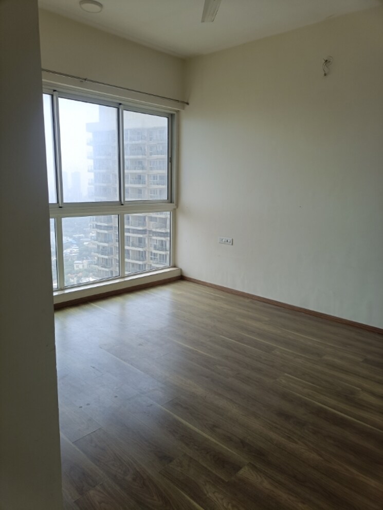 Room, lnt-crescent-bay-t4 2.5 Bedroom 1100 Sq.Ft. Apartment In Parel Mumbai 8889858