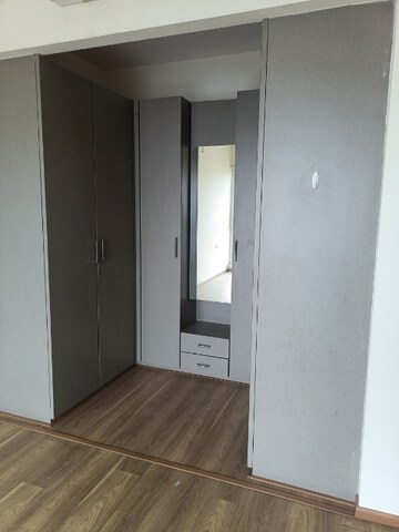 Room in 2.5 BHK Apartment at LnT Crescent Bay T4, Parel – for Rent
