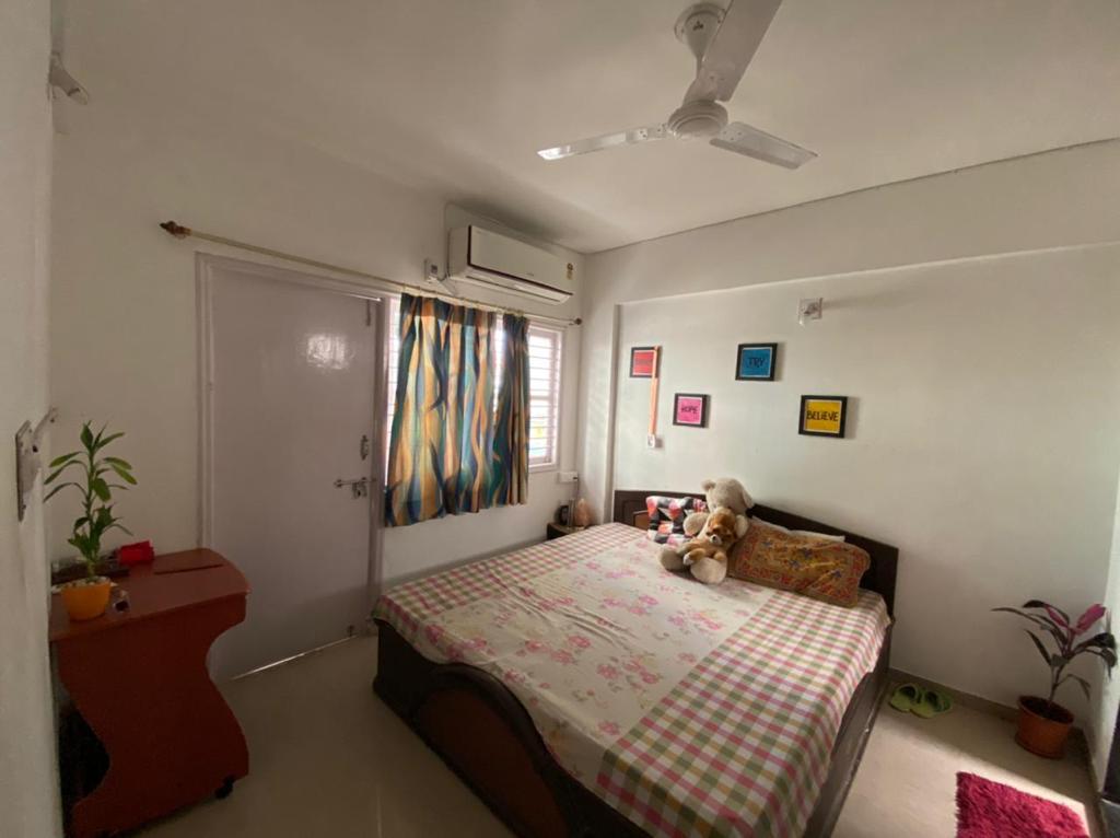 2 BHK Apartment For Rent in Satellite