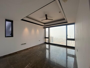 Room in 4 BHK Apartment at Lodha Trump Tower, Worli – for Rent