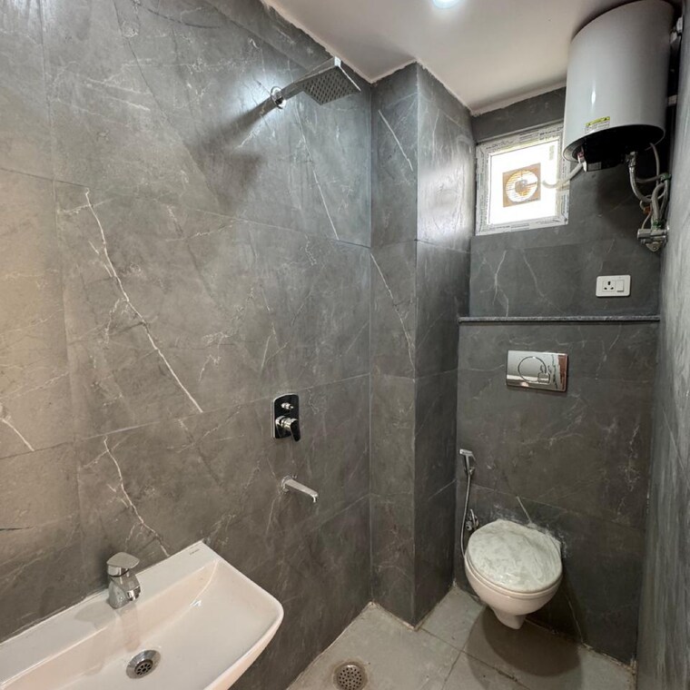 Bathroom, rajpur khurd extension 2 Bedroom 870 Sq.Ft. Apartment In Rajpur Khurd Extension Delhi 8889969