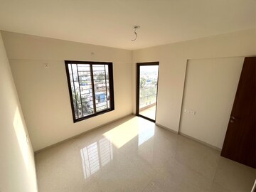 Room in 3 BHK Apartment at Glorious Crown, Bhosari – for Rent
