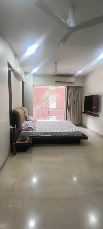 Bedroom in 3 BHK Apartment at Khar West – for Rent