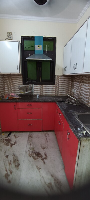 Kitchen in 2.5 BHK Builder Floor at Ashok Nagar – for Rent