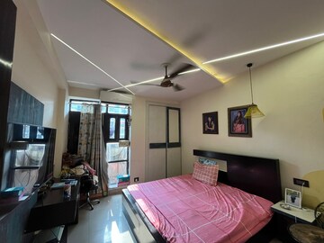 Bedroom in 3 BHK Builder Floor at RWA Apartments Sector 41, Sector 41 – for Rent