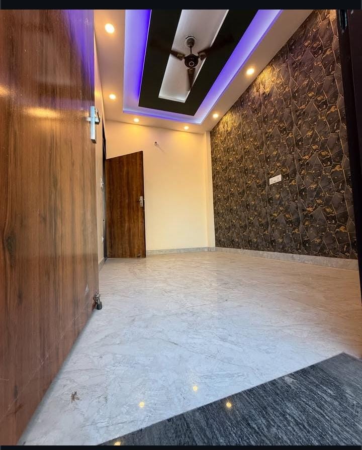 2.5 BHK + Pooja Room,Extra Room Builder Floor For Sale in Building Floor 
