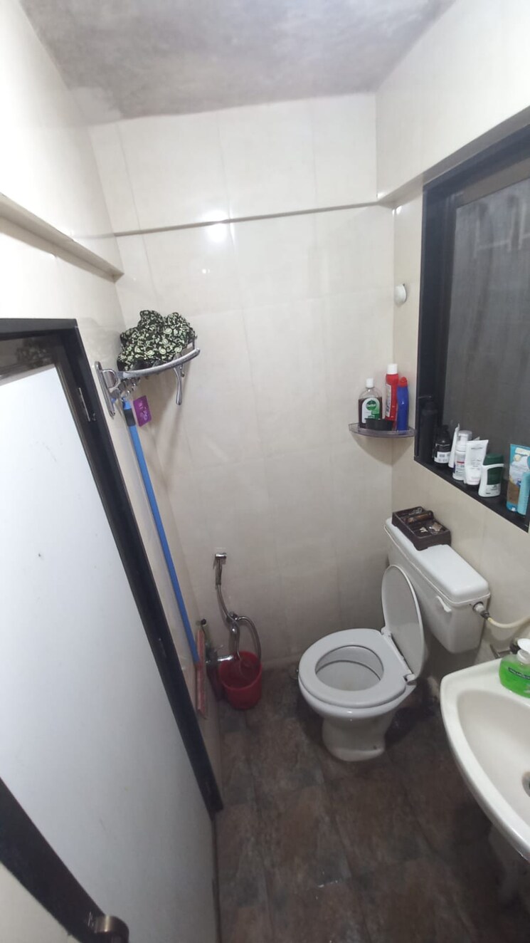 Bathroom, tilak nagar 1 Bedroom 485 Sq.Ft. Apartment In Tilak Nagar Mumbai 8890128