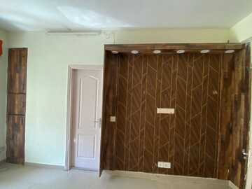 Room in 3 BHK Apartment at GPL Eden Heights, Sector 70 – for Rent