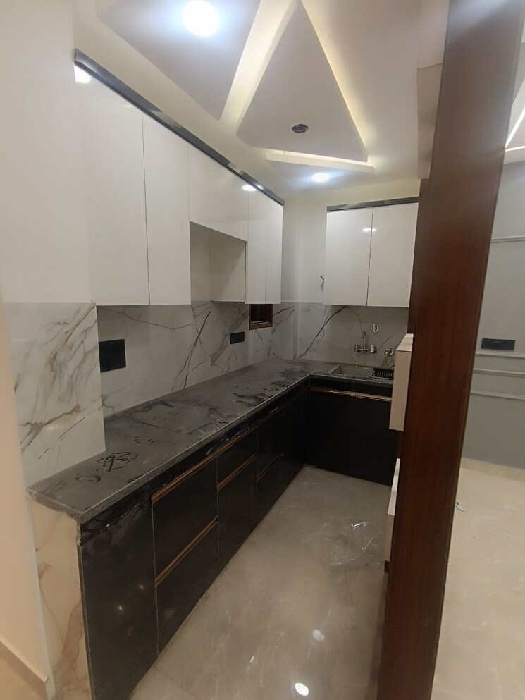 Kitchen, govindpuri 3 Bedroom 900 Sq.Ft. Builder Floor In Govindpuri Delhi 8890178