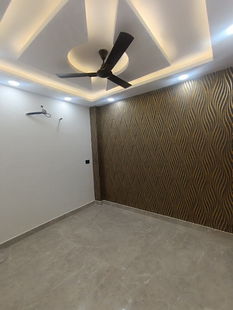 Room, govindpuri 3 Bedroom 900 Sq.Ft. Builder Floor In Govindpuri Delhi 8890178