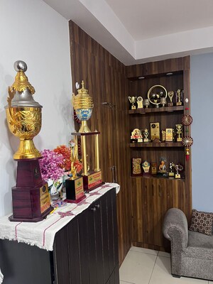 Furnished Amenities in 4 BHK Villa at Kingson Green Villa Phase 2, Panchsheel Green – for Sale