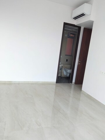 Furnished Amenities in 1 BHK Apartment at Rajesh White City, Kandivali East – for Rent