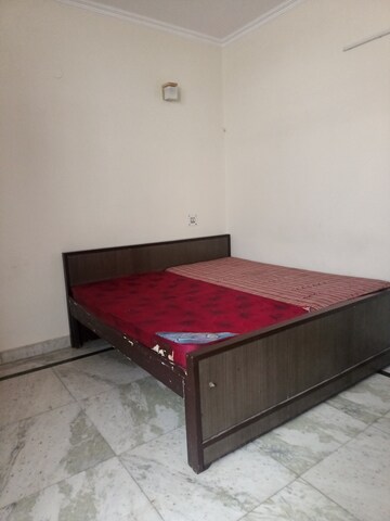 Bedroom in 2 BHK Independent House at Sector 31 – for Rent