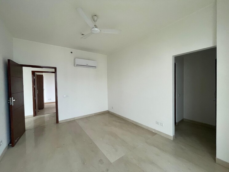 Room, puri-emerald-bay 2 Bedroom 1700 Sq.Ft. Apartment In Sector 104 Gurgaon 8890231