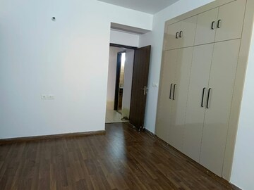 Room in 2 BHK Apartment at BPTP Discovery Park, Sector 80 – for Rent