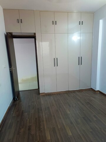 Room in 2 BHK Apartment at BPTP Discovery Park, Sector 80 – for Rent