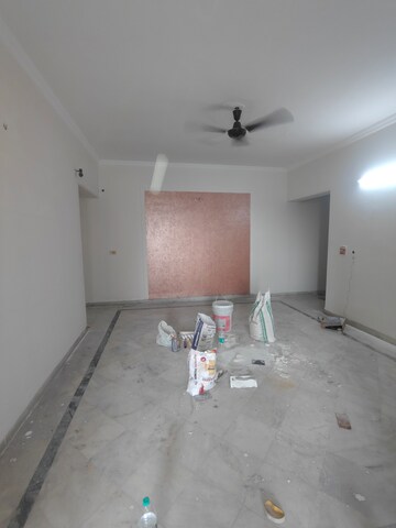 Bathroom in 3 BHK Apartment at Unitech Sunbreeze Towers, Vaishali Sector 5 – for Rent