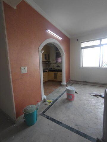 Furnished Amenities in 3 BHK Apartment at Unitech Sunbreeze Towers, Vaishali Sector 5 – for Rent