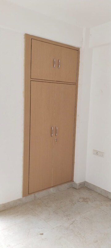 Furnished Amenities in 4 BHK Apartment at Uninav Bliss, Raj Nagar Extension – for Rent