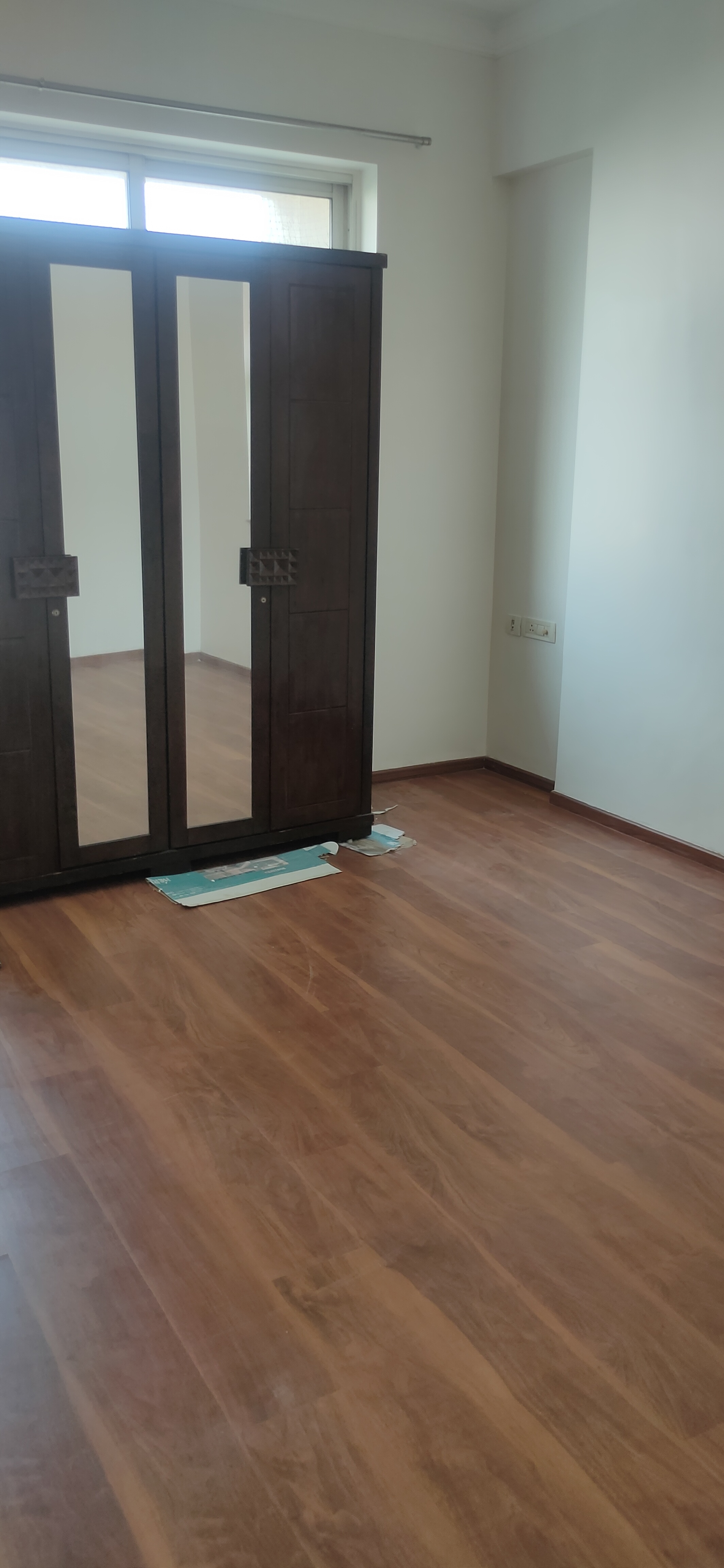 4 BHK + Servant Room Apartment For Rent in Hiranandani Garden Ambrossia