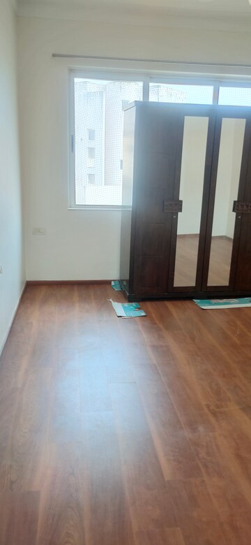 Room in 4 BHK Apartment at Hiranandani Garden Ambrossia, Powai – for Rent