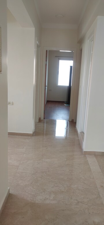 Room in 4 BHK Apartment at Hiranandani Garden Ambrossia, Powai – for Rent