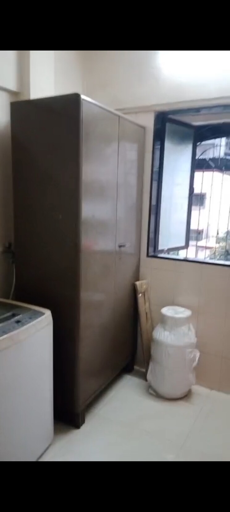 Bathroom, pandurang wadi 1 Bedroom 400 Sq.Ft. Apartment In Pandurang Wadi Mumbai 8890302