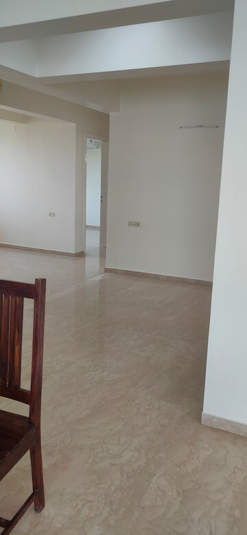 Room in 3 BHK Apartment at Hiranandani Garden Ambrossia, Powai – for Rent