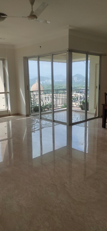 Room in 3 BHK Apartment at Hiranandani Garden Ambrossia, Powai – for Rent