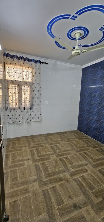 Bathroom in 2.5 BHK Apartment at SRS Royal Hills, Sector 87 – for Rent