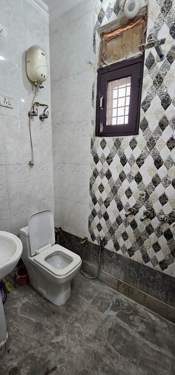 Bathroom in 2.5 BHK Apartment at SRS Royal Hills, Sector 87 – for Rent