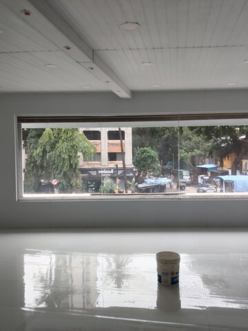  Showroom For Sale in Malad West