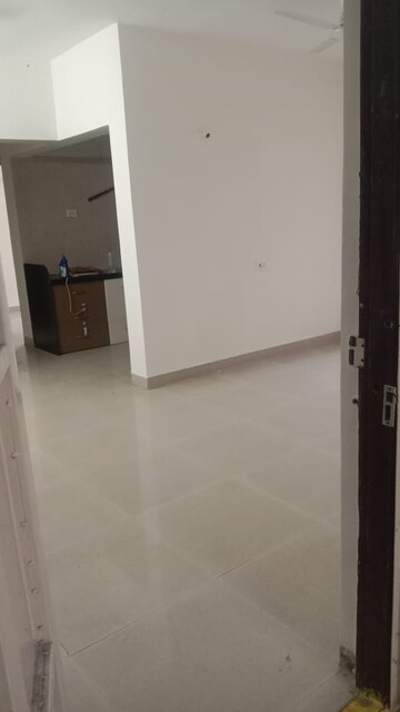 Room in 2 BHK Apartment at Hubtown Countrywoods, Kondhwa – for Sale
