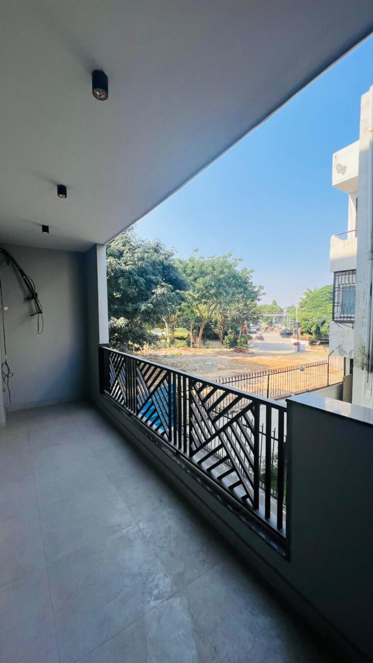Balcony, ss-mayfield-gardens 4 Bedroom 287 Sq.Ft. Builder Floor In Sector 51 Gurgaon 8890407