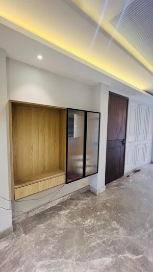 Room in 4 BHK Builder Floor at SS Mayfield Gardens, Sector 51 – for Sale