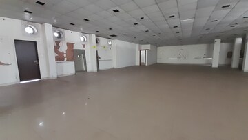 Team Area in  Showroom at Bhatagaon – for Rent