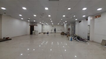 Parking in  Showroom at Bhatagaon – for Rent