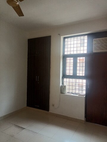 Room in 2 BHK Apartment at Vashisht Heights, Sector 87 – for Rent