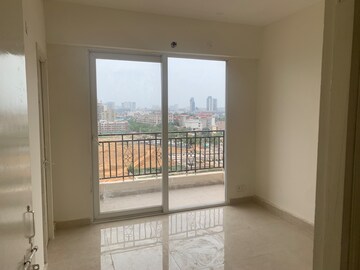 Room in 2 BHK Apartment at Signature Global Prime, Sector 63a – for Rent